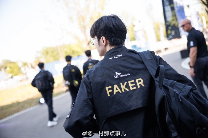 摄影师一村发布S15入围赛返图:2025.10.14 Day1